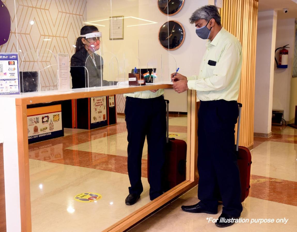 Vaccinated Staff - Collection O 50232 Ulife Hotel - Mumbai — Photos 3